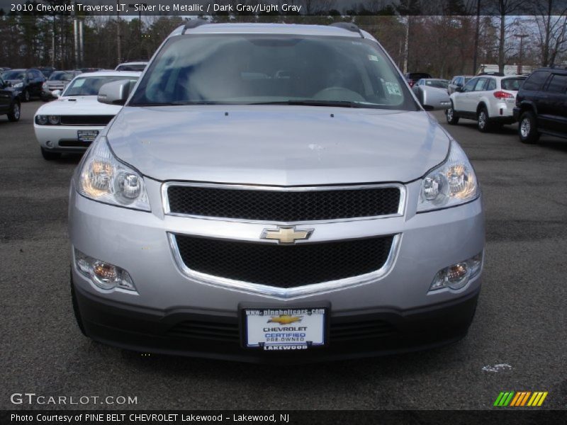 Silver Ice Metallic / Dark Gray/Light Gray 2010 Chevrolet Traverse LT