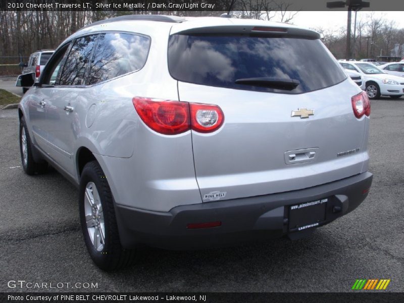Silver Ice Metallic / Dark Gray/Light Gray 2010 Chevrolet Traverse LT