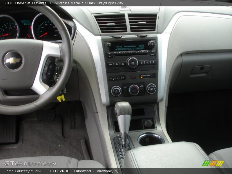 Silver Ice Metallic / Dark Gray/Light Gray 2010 Chevrolet Traverse LT