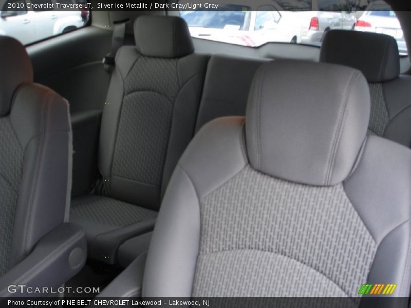 Silver Ice Metallic / Dark Gray/Light Gray 2010 Chevrolet Traverse LT