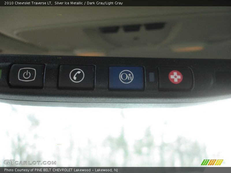 Silver Ice Metallic / Dark Gray/Light Gray 2010 Chevrolet Traverse LT