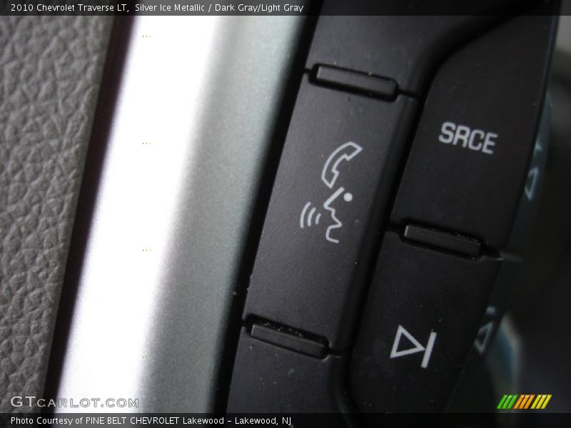 Silver Ice Metallic / Dark Gray/Light Gray 2010 Chevrolet Traverse LT