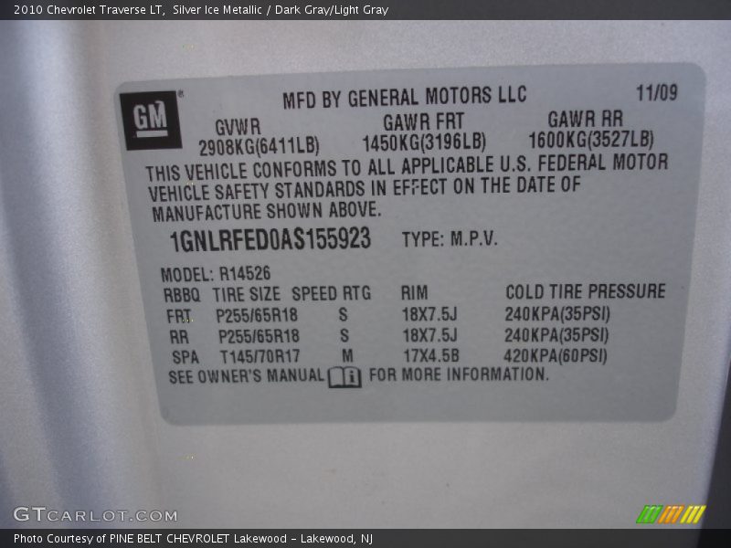 Silver Ice Metallic / Dark Gray/Light Gray 2010 Chevrolet Traverse LT
