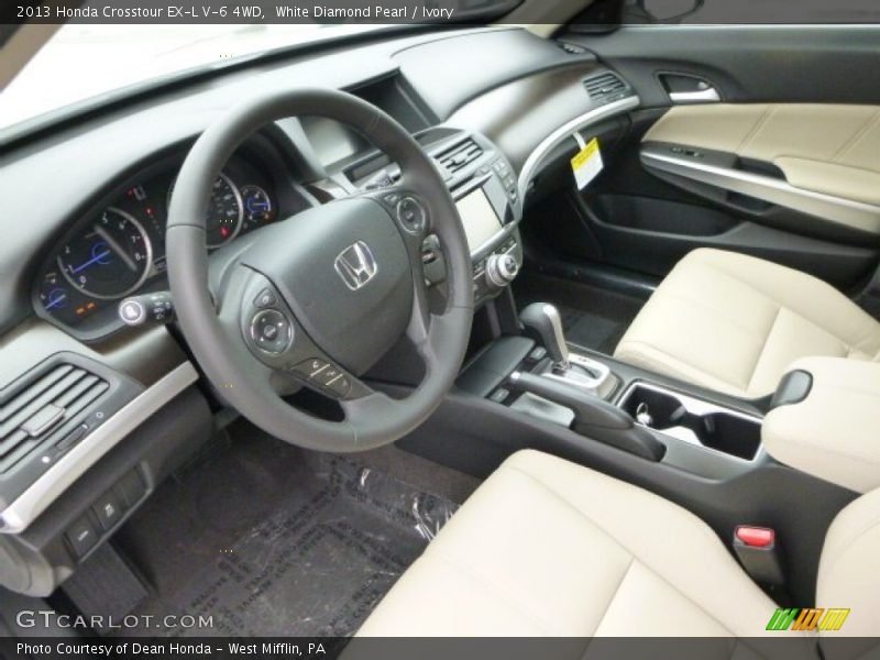 Dashboard of 2013 Crosstour EX-L V-6 4WD