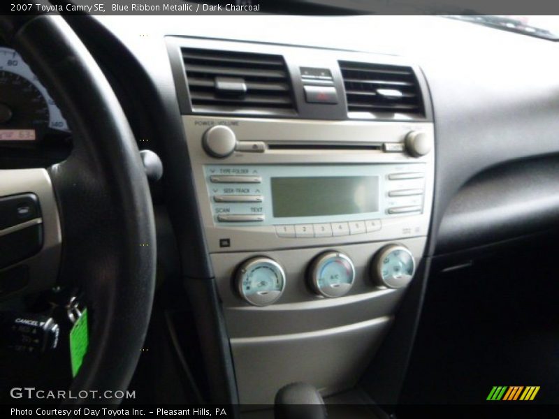 Controls of 2007 Camry SE