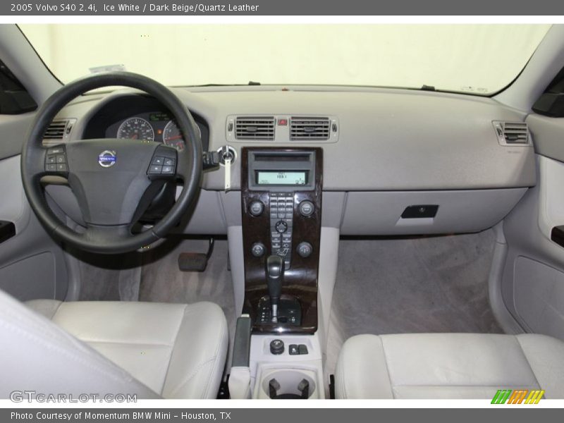 Ice White / Dark Beige/Quartz Leather 2005 Volvo S40 2.4i