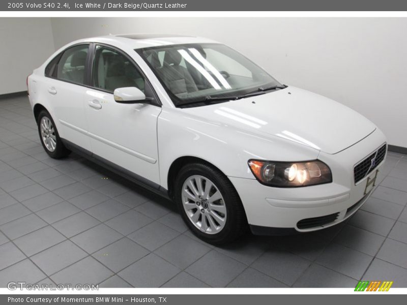 Ice White / Dark Beige/Quartz Leather 2005 Volvo S40 2.4i