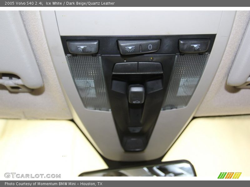 Ice White / Dark Beige/Quartz Leather 2005 Volvo S40 2.4i