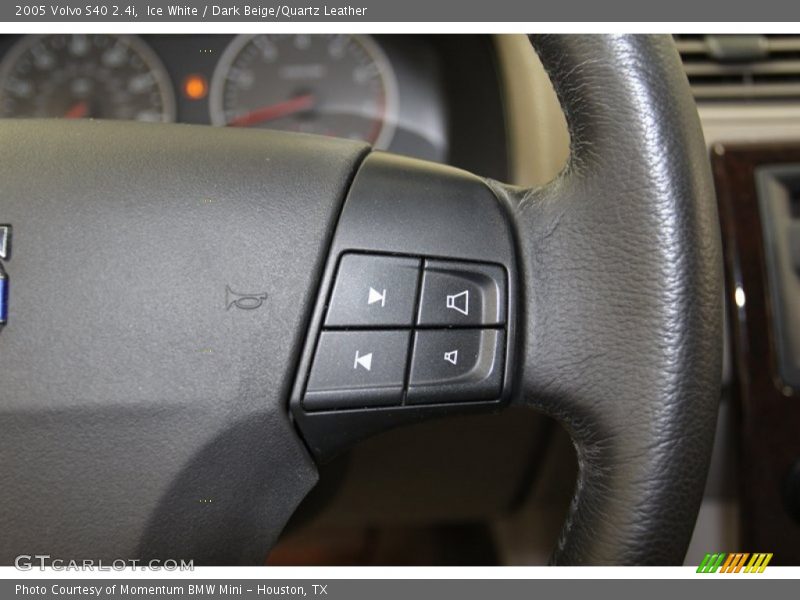 Ice White / Dark Beige/Quartz Leather 2005 Volvo S40 2.4i