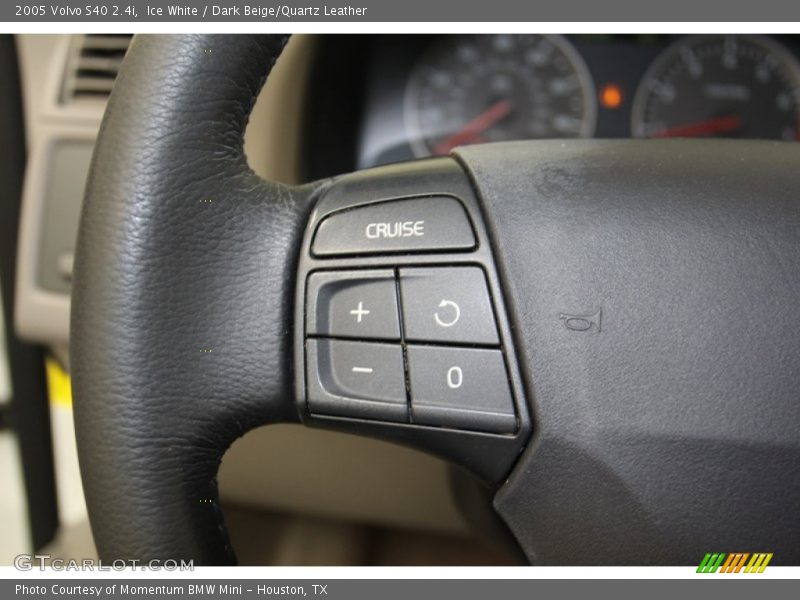 Ice White / Dark Beige/Quartz Leather 2005 Volvo S40 2.4i
