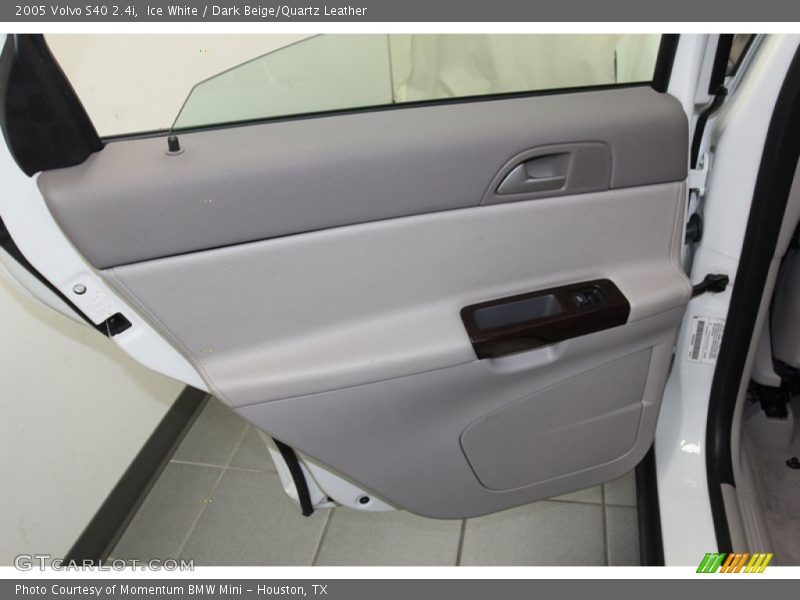 Ice White / Dark Beige/Quartz Leather 2005 Volvo S40 2.4i