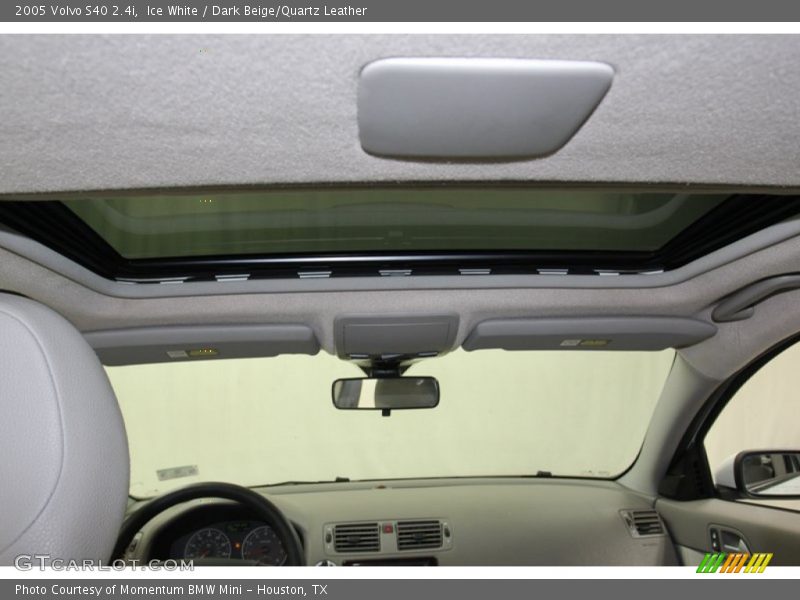 Ice White / Dark Beige/Quartz Leather 2005 Volvo S40 2.4i