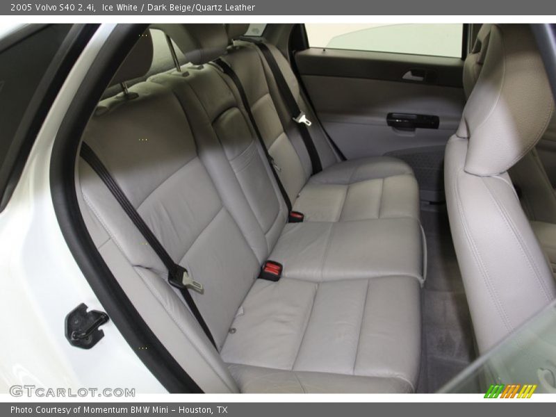 Ice White / Dark Beige/Quartz Leather 2005 Volvo S40 2.4i