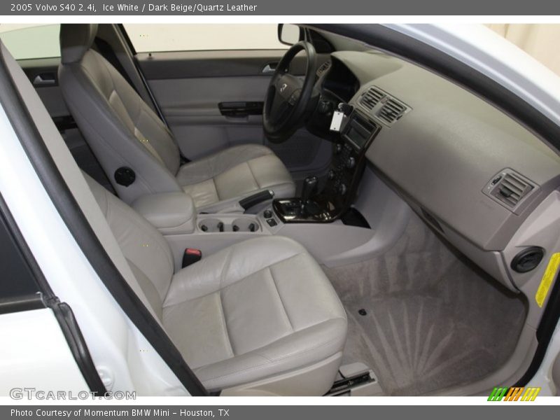 Ice White / Dark Beige/Quartz Leather 2005 Volvo S40 2.4i