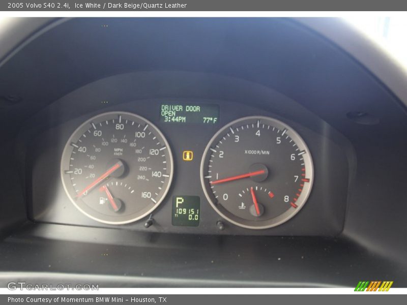 Ice White / Dark Beige/Quartz Leather 2005 Volvo S40 2.4i