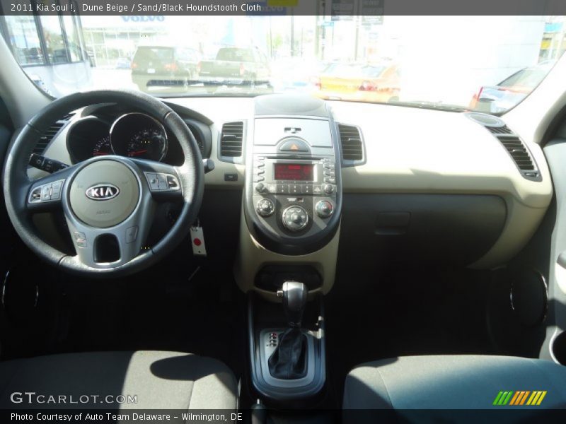 Dune Beige / Sand/Black Houndstooth Cloth 2011 Kia Soul !