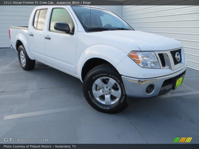 Avalanche White / Beige 2011 Nissan Frontier SV Crew Cab