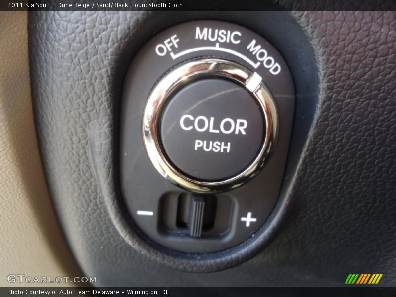 Dune Beige / Sand/Black Houndstooth Cloth 2011 Kia Soul !