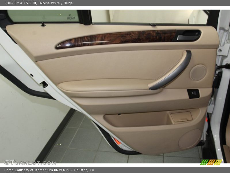 Alpine White / Beige 2004 BMW X5 3.0i