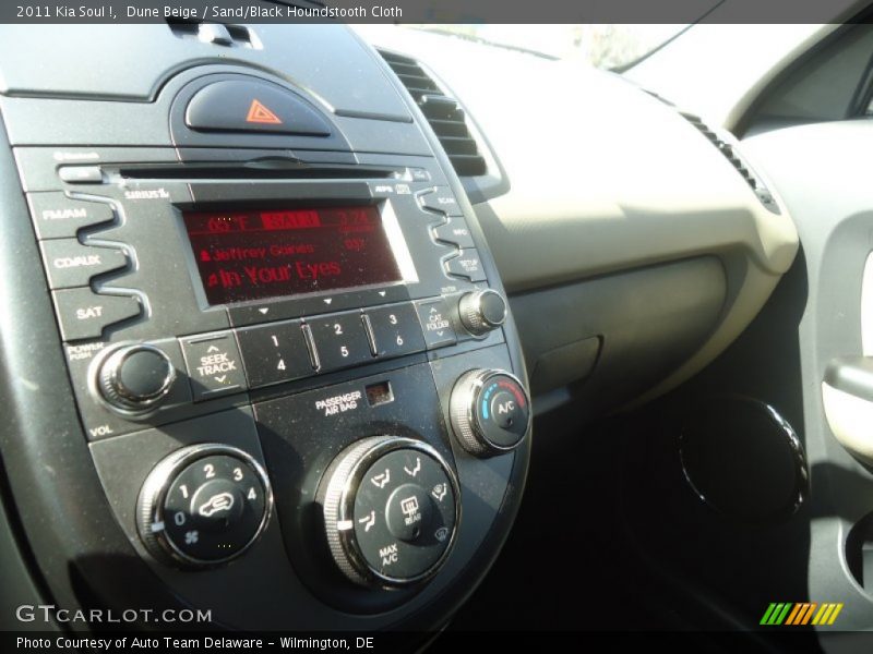 Dune Beige / Sand/Black Houndstooth Cloth 2011 Kia Soul !