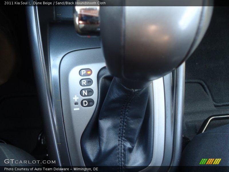 Dune Beige / Sand/Black Houndstooth Cloth 2011 Kia Soul !