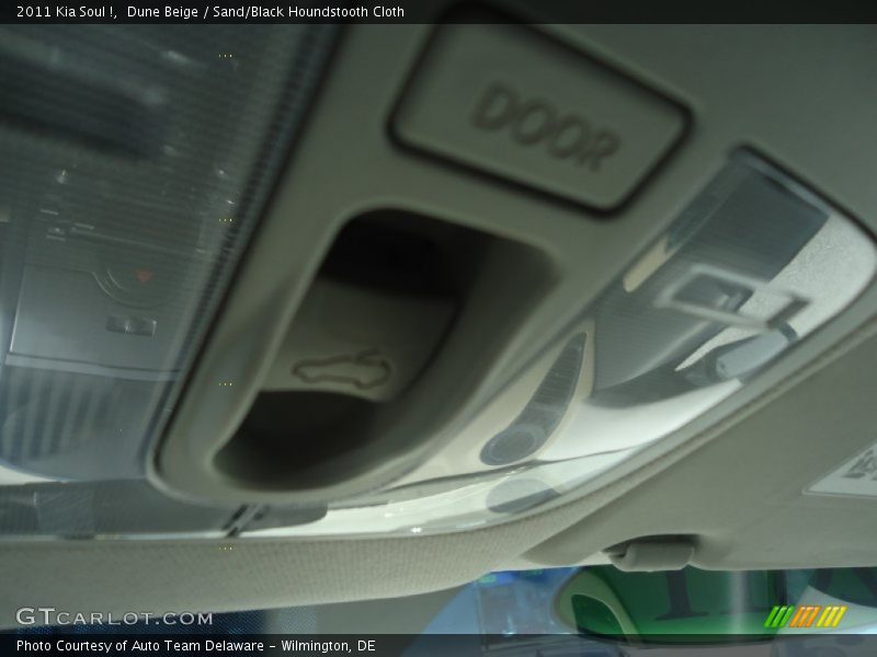 Dune Beige / Sand/Black Houndstooth Cloth 2011 Kia Soul !