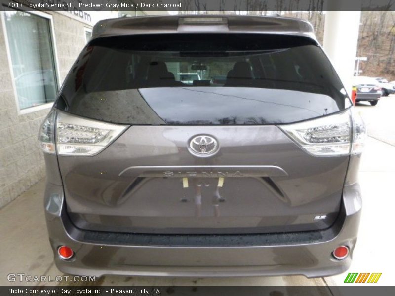 Predawn Gray Mica / Dark Charcoal 2013 Toyota Sienna SE