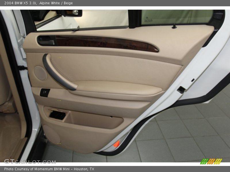 Alpine White / Beige 2004 BMW X5 3.0i