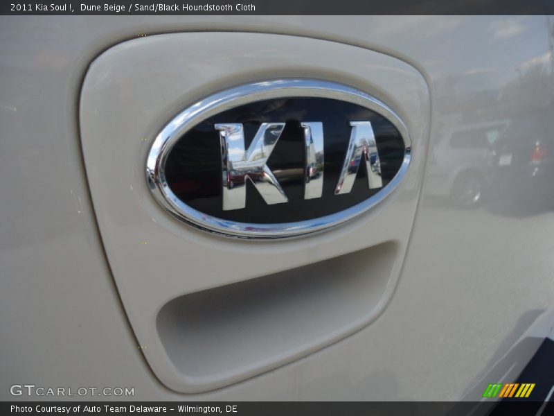 Dune Beige / Sand/Black Houndstooth Cloth 2011 Kia Soul !