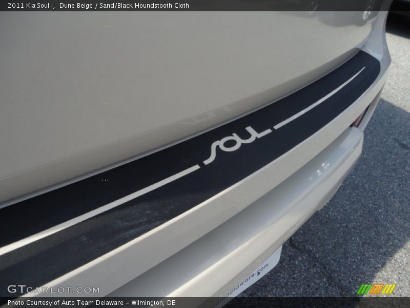 Dune Beige / Sand/Black Houndstooth Cloth 2011 Kia Soul !