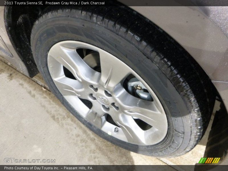 Predawn Gray Mica / Dark Charcoal 2013 Toyota Sienna SE