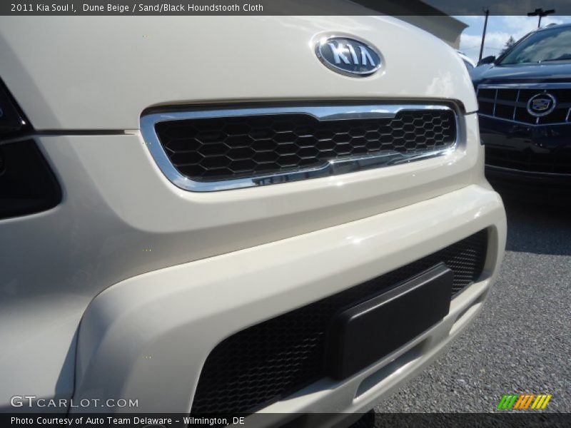 Dune Beige / Sand/Black Houndstooth Cloth 2011 Kia Soul !