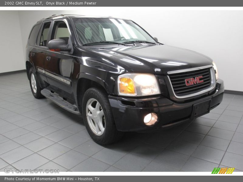Front 3/4 View of 2002 Envoy SLT