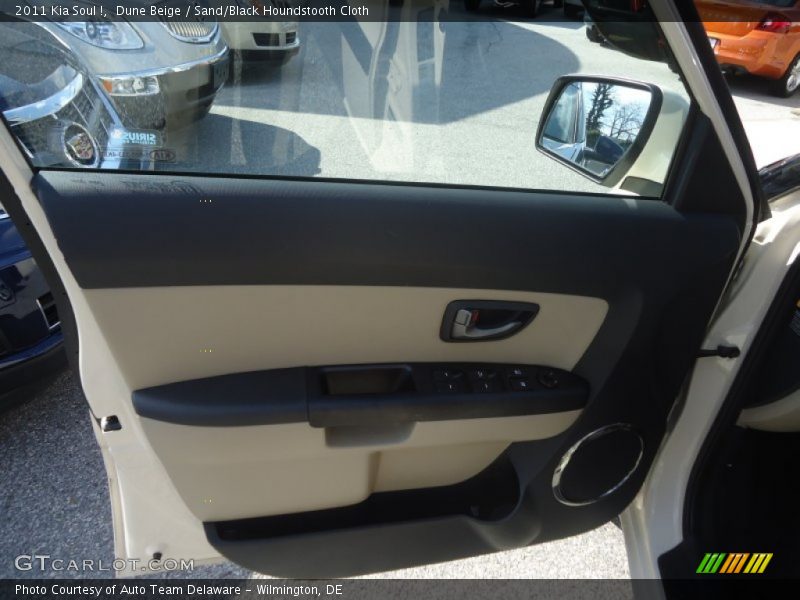 Dune Beige / Sand/Black Houndstooth Cloth 2011 Kia Soul !