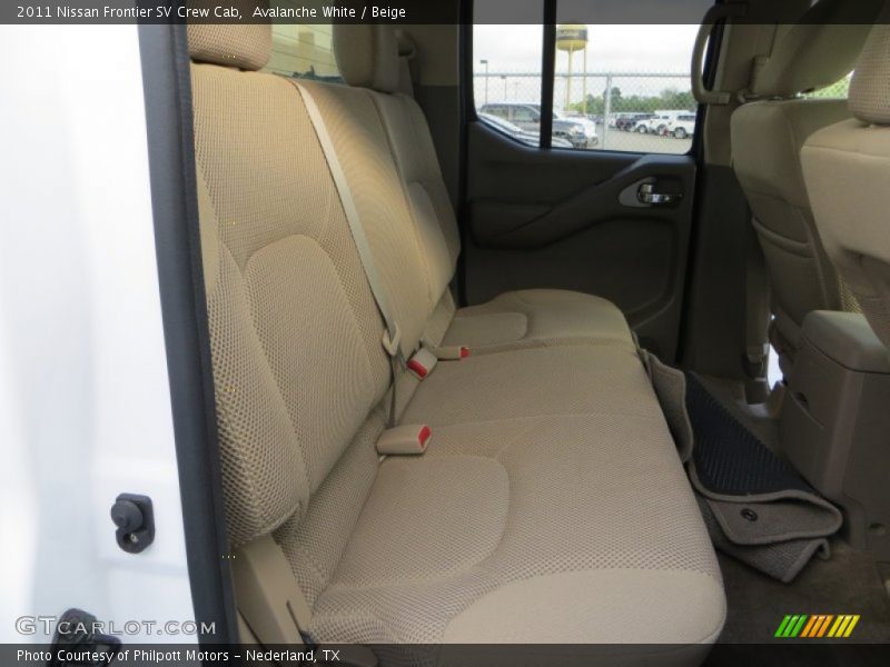 Avalanche White / Beige 2011 Nissan Frontier SV Crew Cab