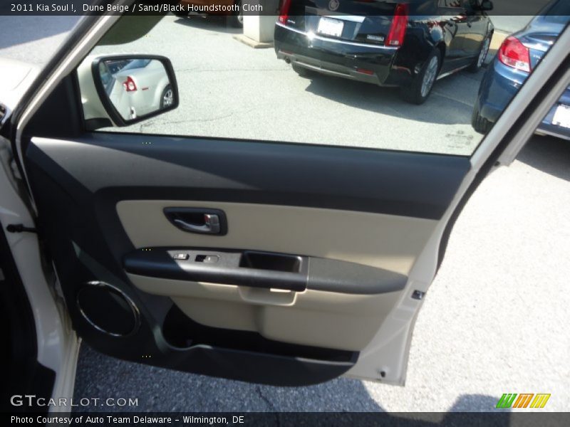 Dune Beige / Sand/Black Houndstooth Cloth 2011 Kia Soul !