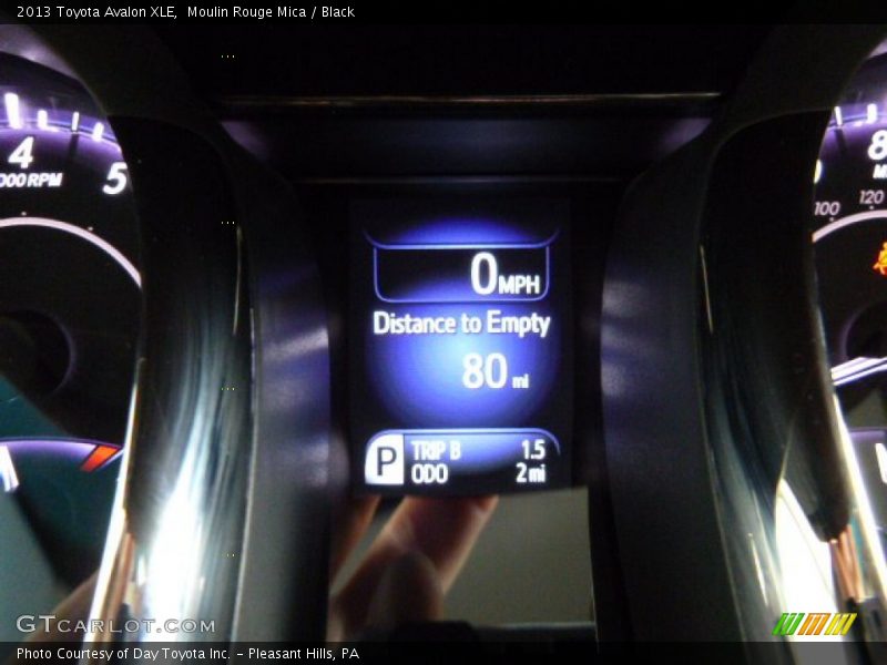 Moulin Rouge Mica / Black 2013 Toyota Avalon XLE