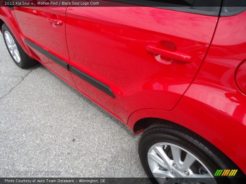 Molten Red / Black Soul Logo Cloth 2012 Kia Soul +