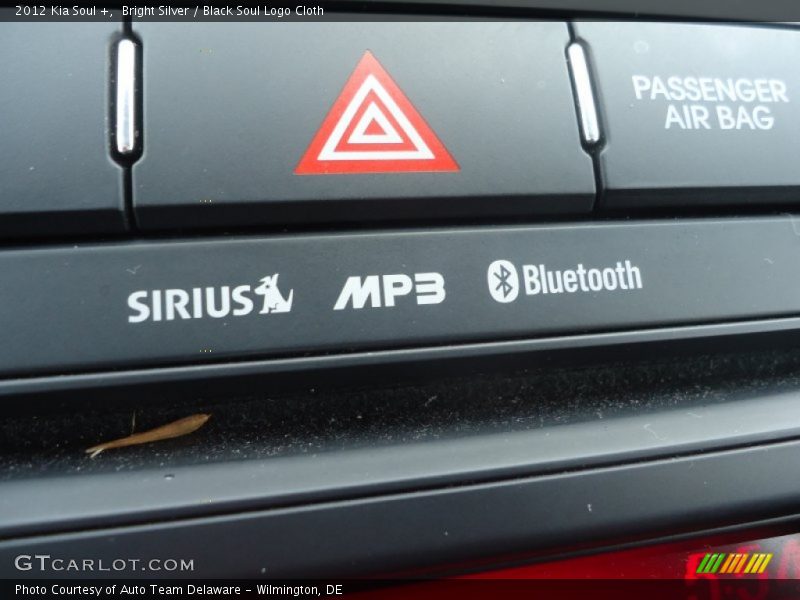 Bright Silver / Black Soul Logo Cloth 2012 Kia Soul +