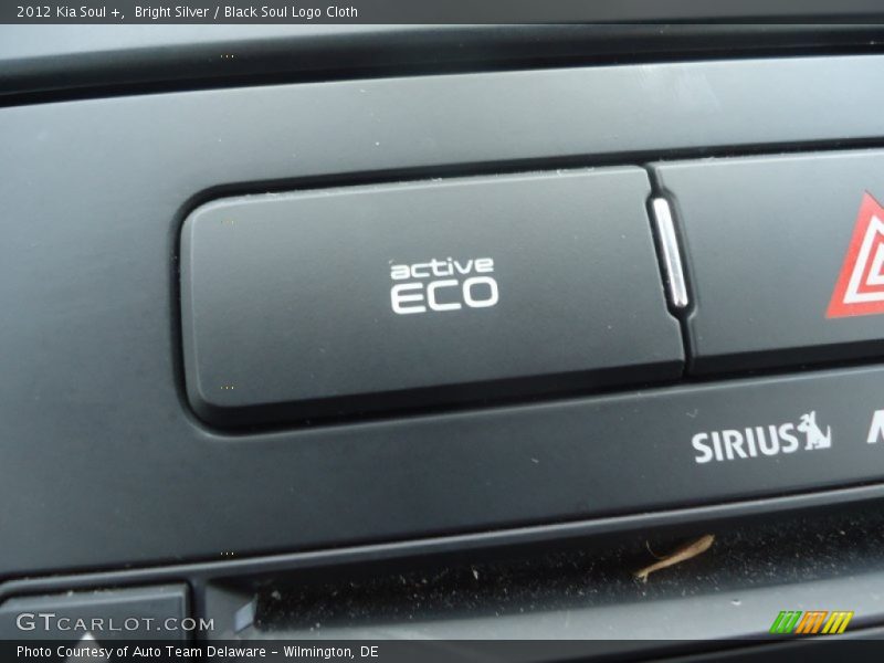 Bright Silver / Black Soul Logo Cloth 2012 Kia Soul +