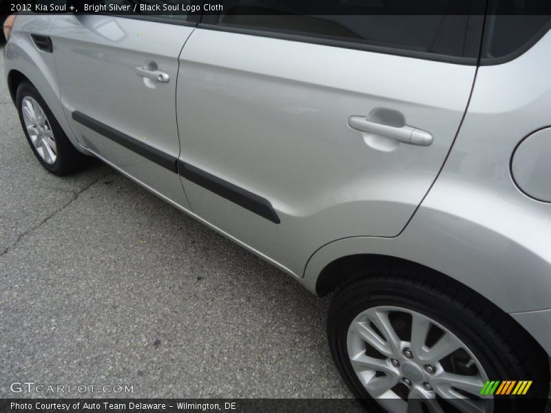 Bright Silver / Black Soul Logo Cloth 2012 Kia Soul +