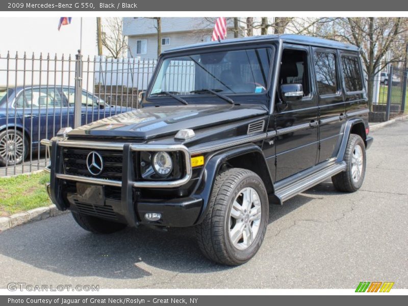 Front 3/4 View of 2009 G 550