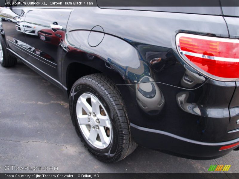 Carbon Flash Black / Tan 2009 Saturn Outlook XE
