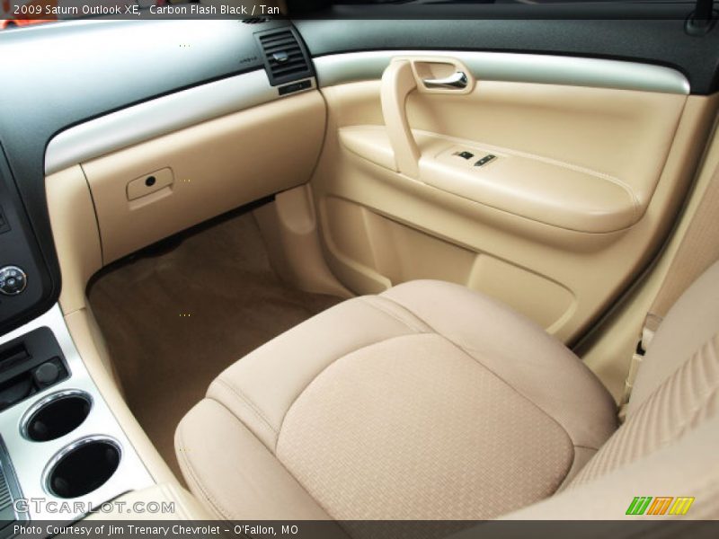 Carbon Flash Black / Tan 2009 Saturn Outlook XE