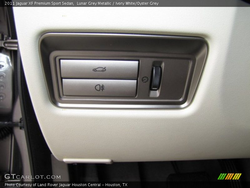 Lunar Grey Metallic / Ivory White/Oyster Grey 2011 Jaguar XF Premium Sport Sedan