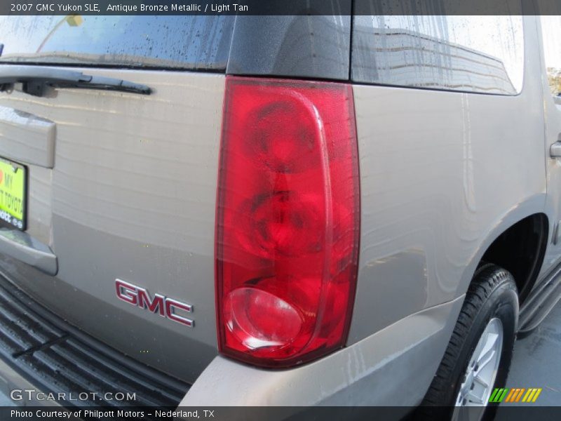Antique Bronze Metallic / Light Tan 2007 GMC Yukon SLE