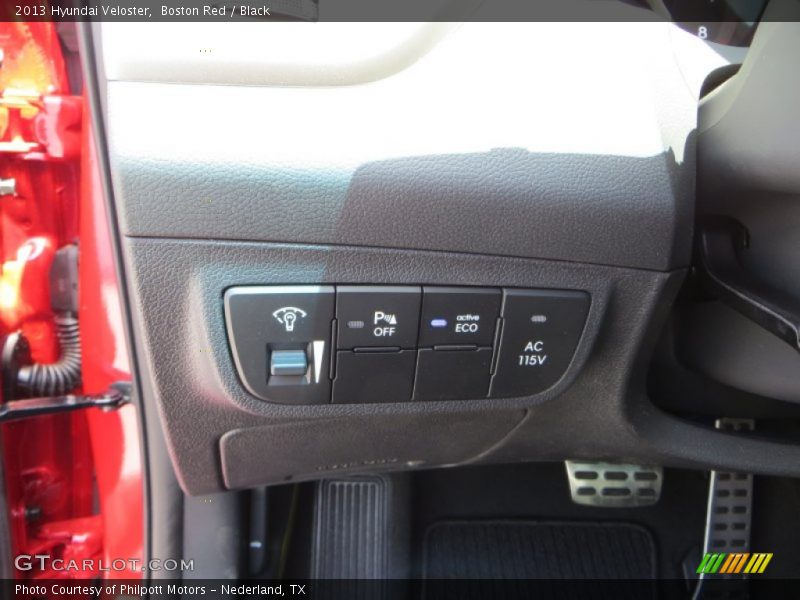 Boston Red / Black 2013 Hyundai Veloster