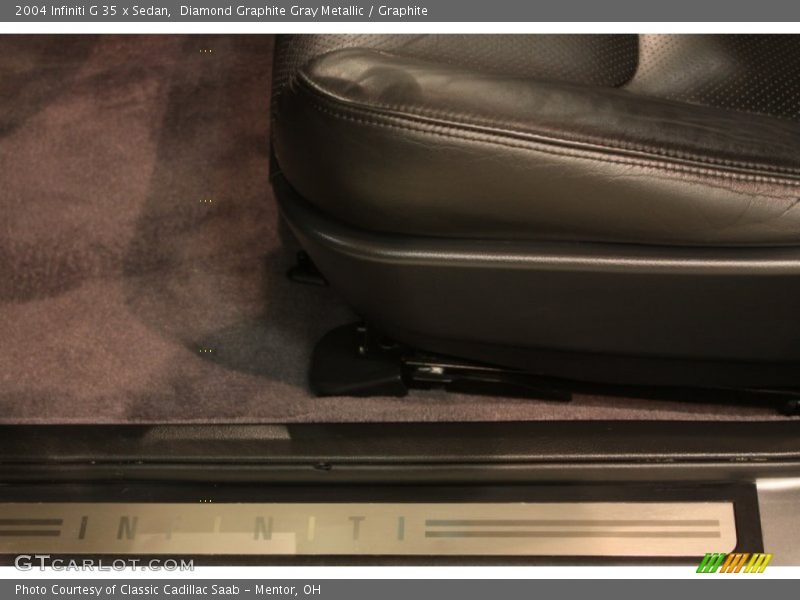 Diamond Graphite Gray Metallic / Graphite 2004 Infiniti G 35 x Sedan