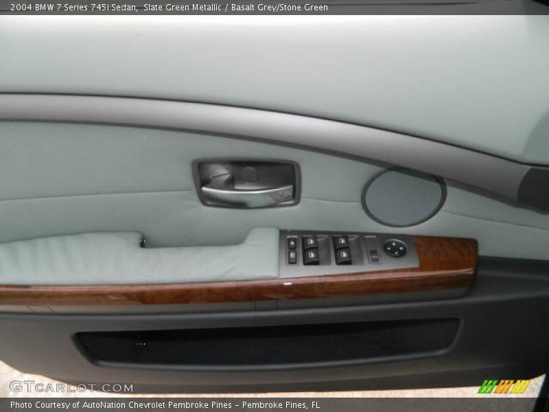 Door Panel of 2004 7 Series 745i Sedan