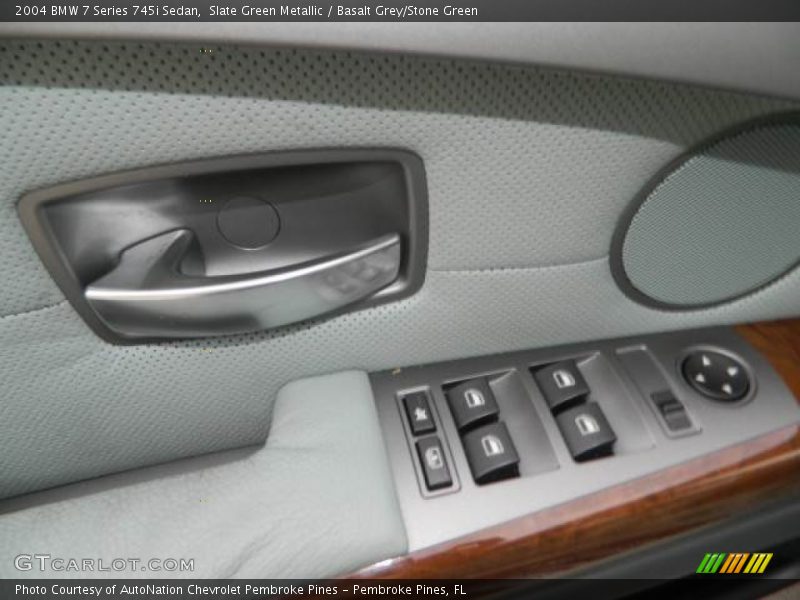 Controls of 2004 7 Series 745i Sedan